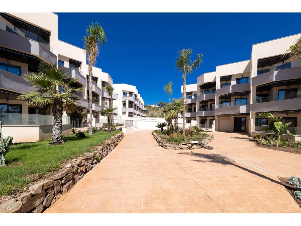 Exterior view of Flat for sale in Vélez-Málaga  with Terrace, Storage room and Community pool