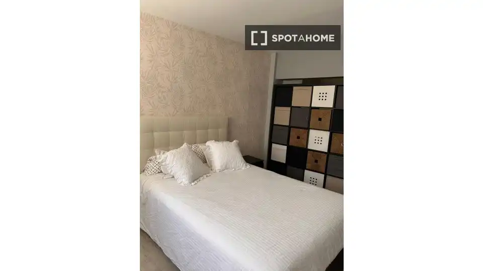 Habitación de Apartamento para compartir en Madrid con Aire acondicionado, Calefacción y Terraza