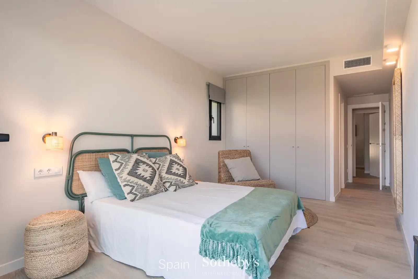 Dormitori de Apartament en venda en Begur amb Aire condicionat, Terrassa i Piscina comunitària