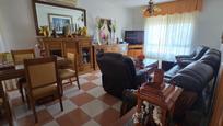 Sala d'estar de Casa adosada en venda en San Martín de Valdeiglesias amb Aire condicionat i Calefacció