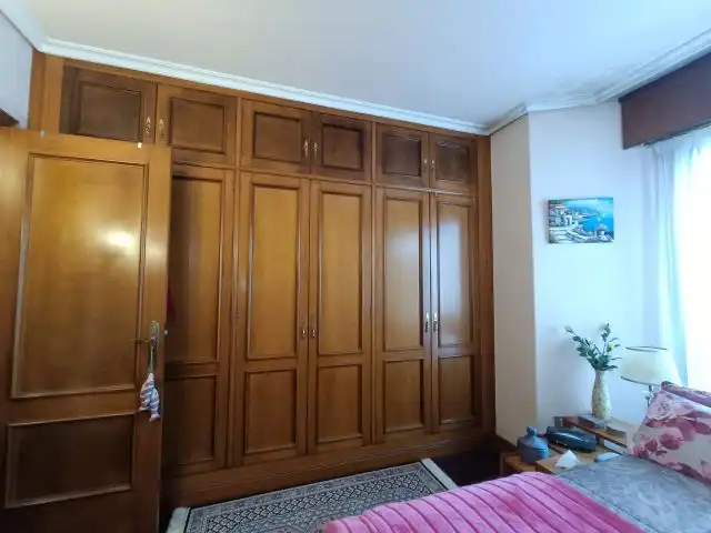 Habitación de Casa o chalet en venta en Vigo  con Calefacción, Jardín privado y Parquet