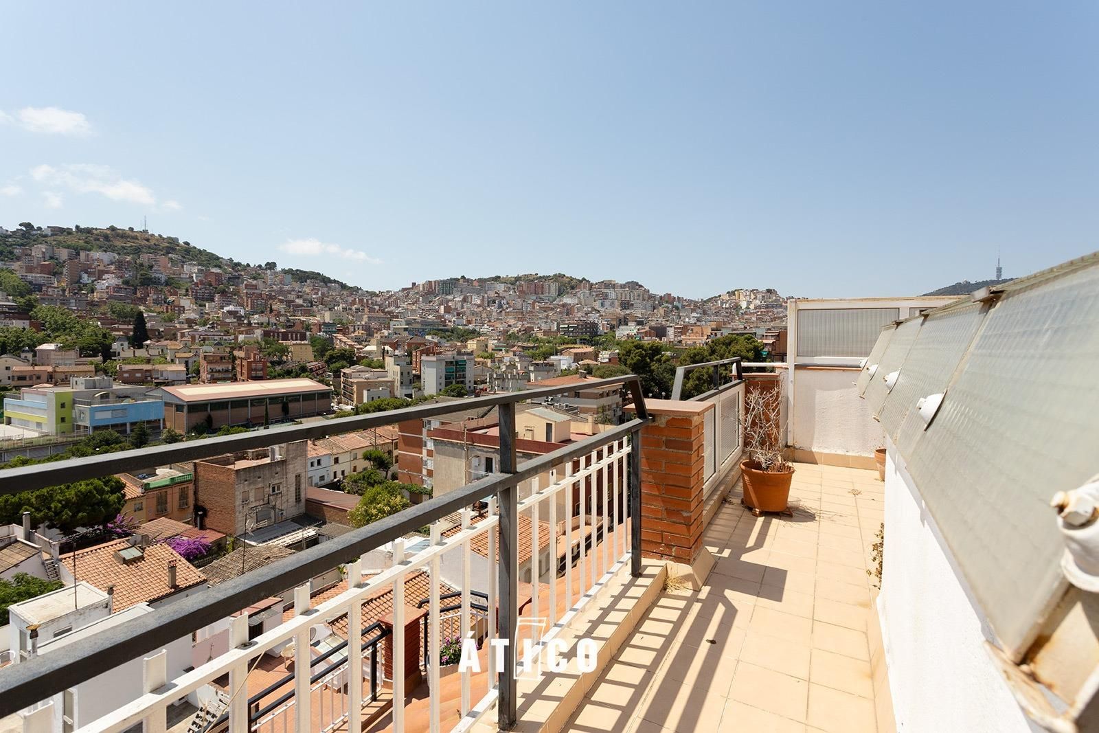 Vista exterior de Àtic en venda en  Barcelona Capital amb Terrassa