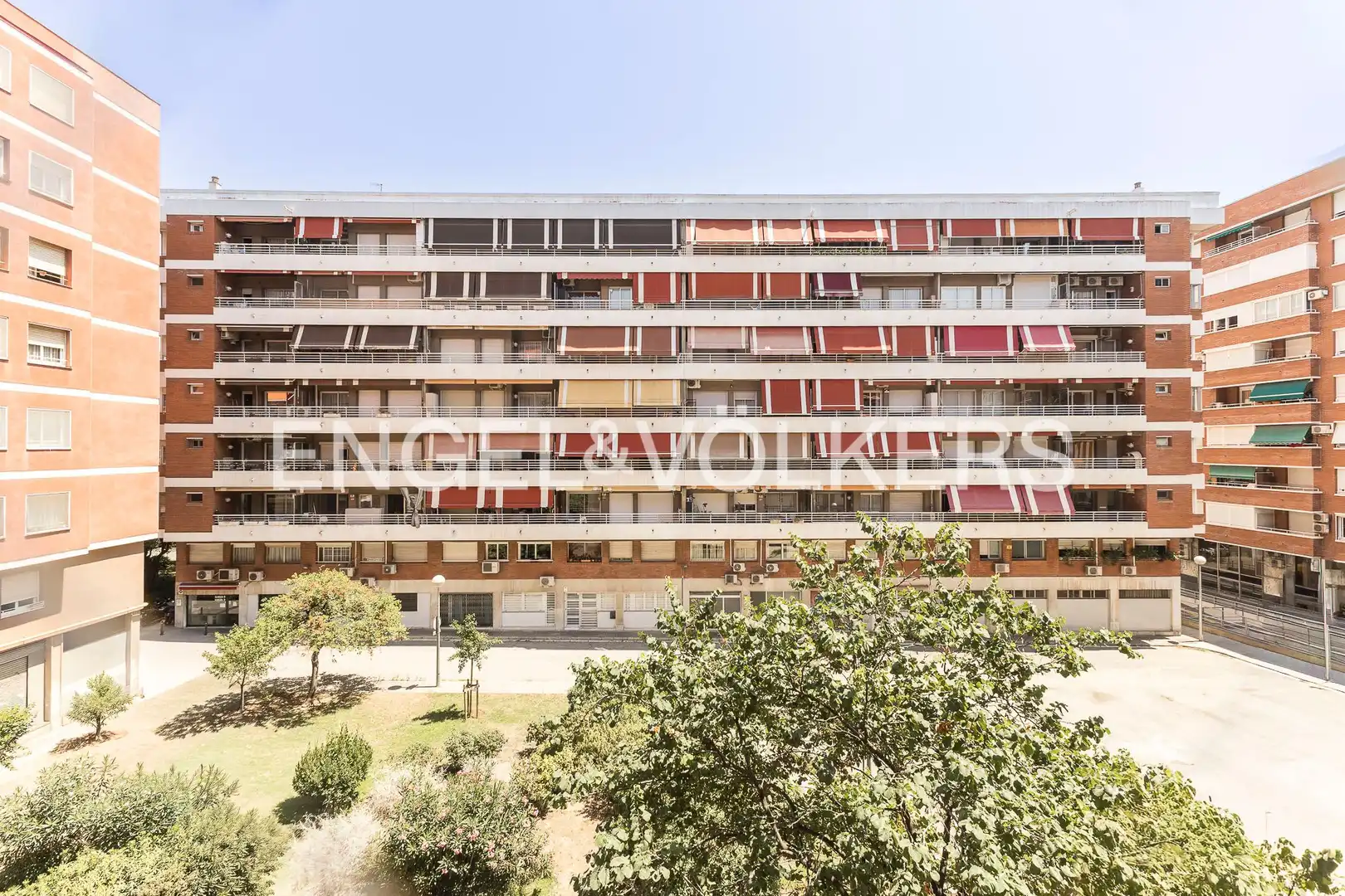 Vista exterior de Piso en venta en Barcelona con Aire acondicionado, Calefacción y Parquet