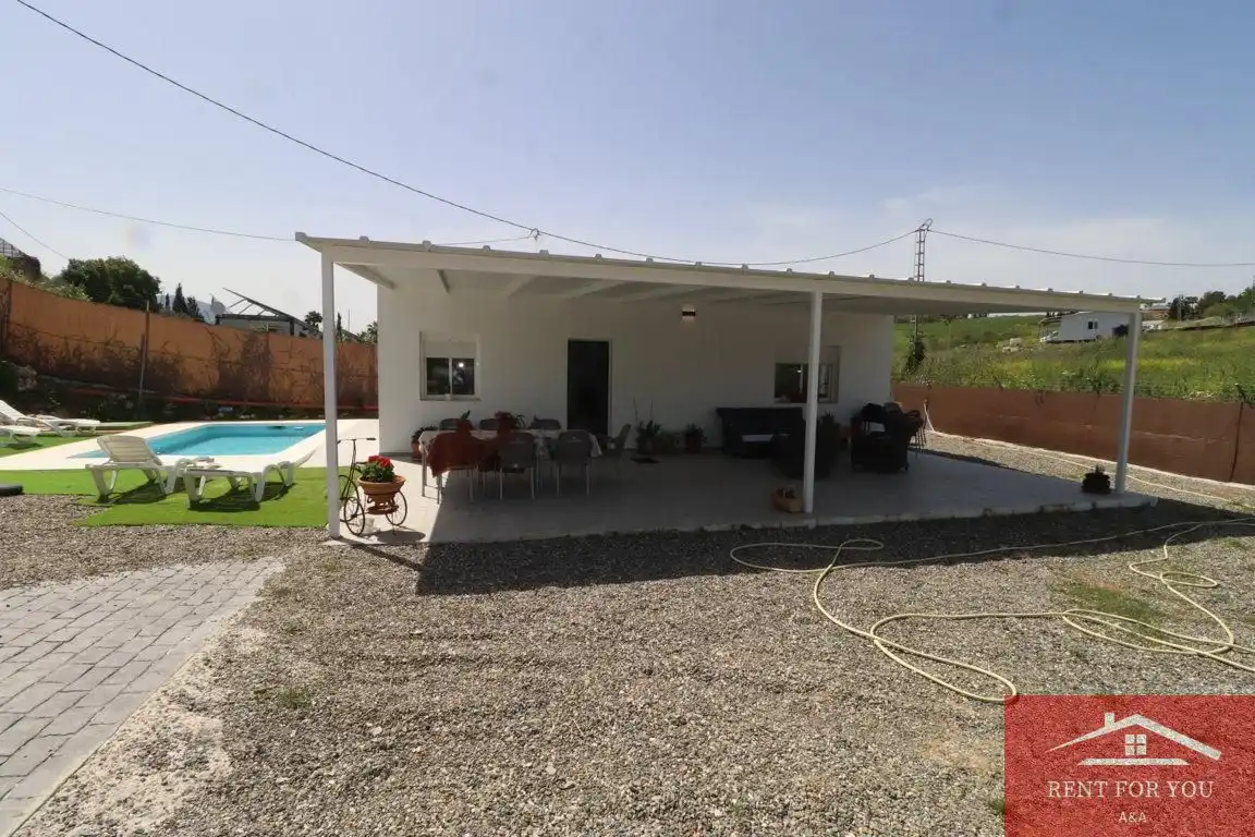 Piscina de Casa o chalet de alquiler en Cártama con Jardín privado, Terraza y Piscina