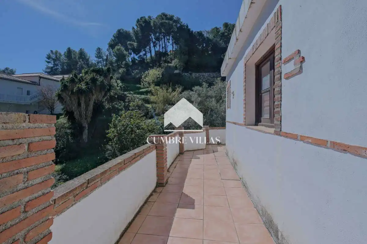 Vista exterior de Casa o xalet en venda en Almuñécar amb Calefacció, Jardí privat i Terrassa