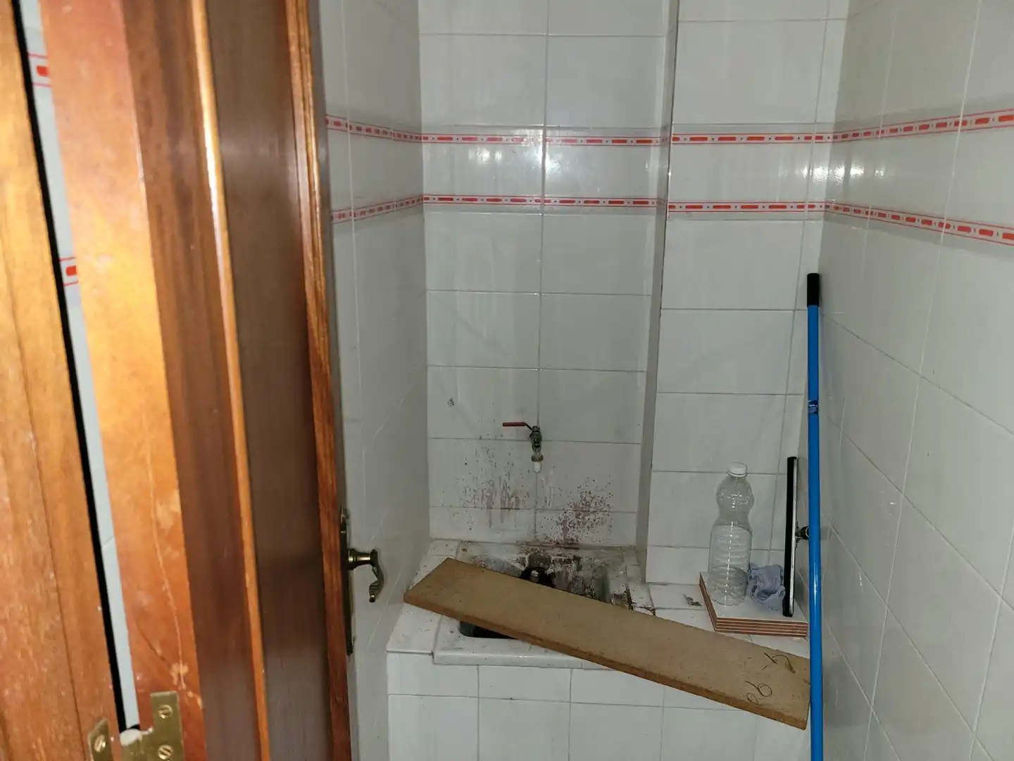 Bany de Local en venda en Cádiz amb Aire condicionat