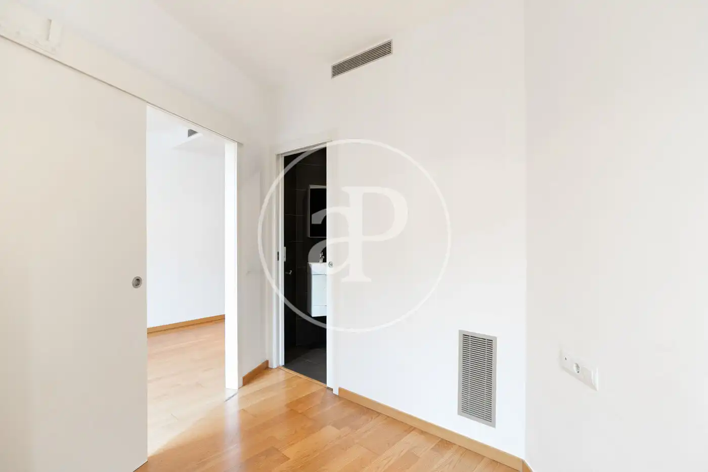 Piso en venta en Barcelona con Aire acondicionado, Calefacción y Balcón