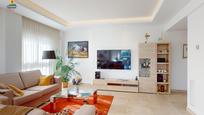 Sala d'estar de Apartament en venda en Oliva amb Aire condicionat, Calefacció i Terrassa