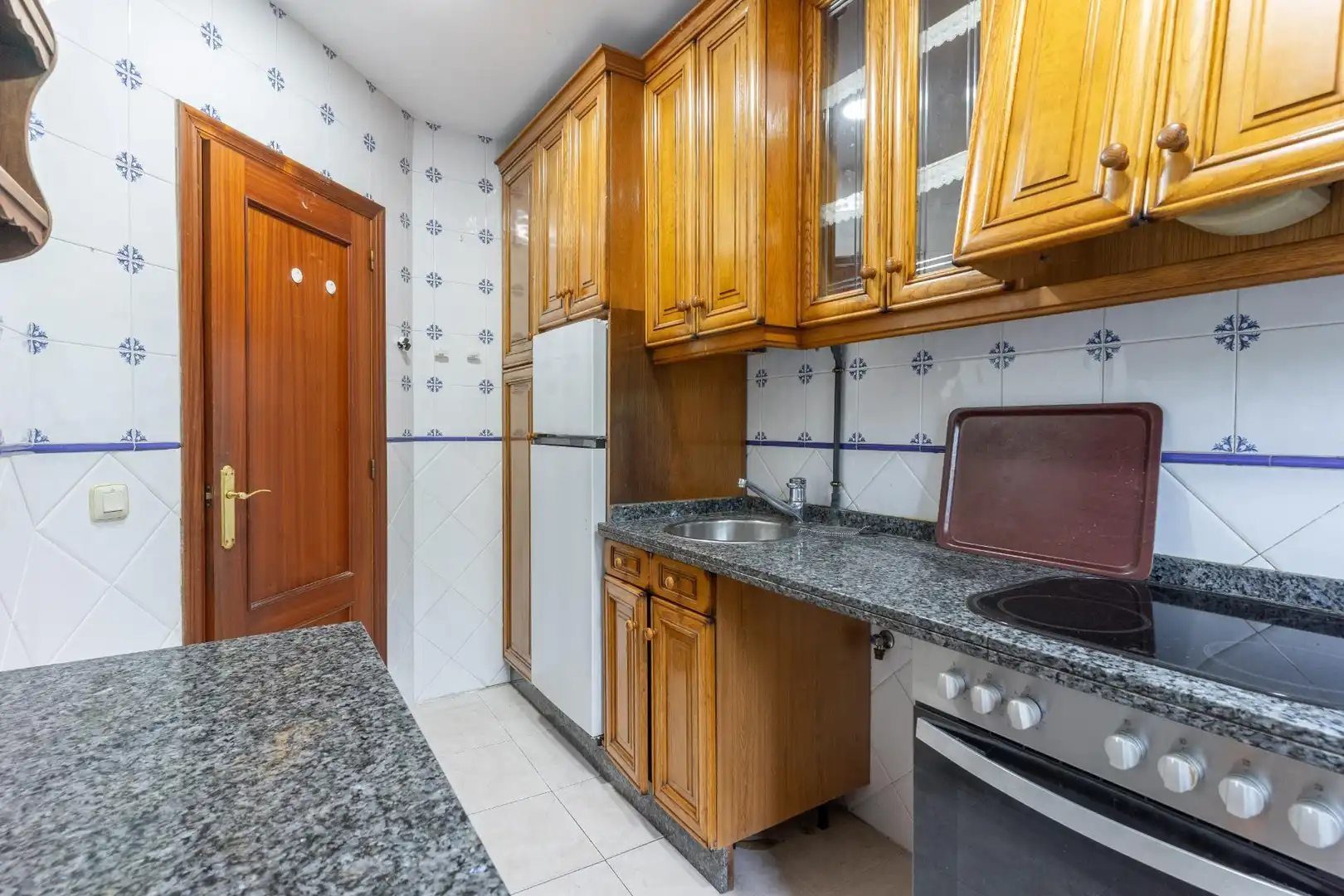 Küche von Dachboden zum Verkauf in Oviedo  mit Heizung und Möbliert
