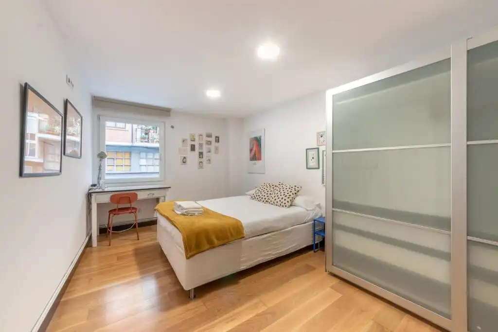 Habitación de Piso en venta en Bilbao  con Calefacción, Parquet y Amueblado