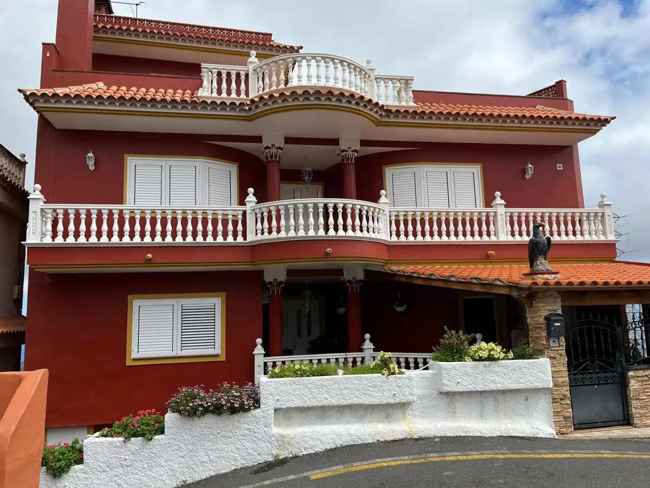 Vista exterior de Casa o chalet en venta en Los Realejos con Terraza, Amueblado y Balcón