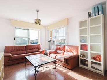 Flat with pool for sale in Avenida Simón Bolívar