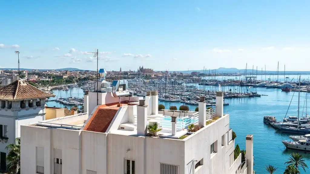 Apartment with lift for sale in Ponent