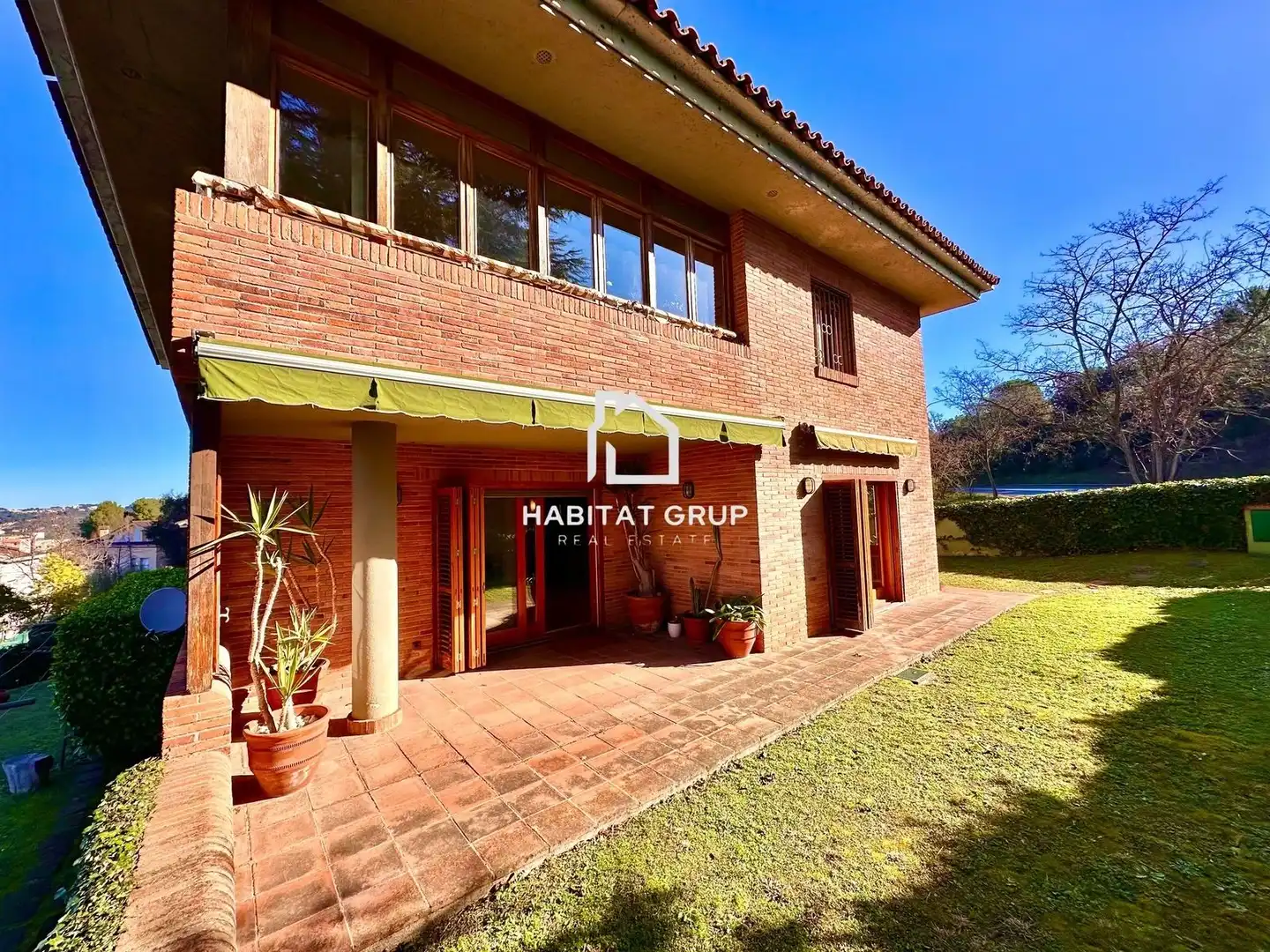 Vista exterior de Casa o xalet en venda en Girona amb Calefacció, Jardí privat i Traster