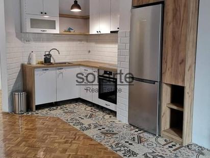 Cuina de Pis en venda en Santa Coloma de Gramenet amb Parquet i Balcó