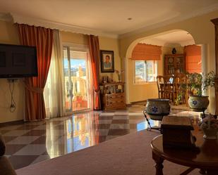 Living room of House or chalet for sale in Marbella  with Air Conditioner, Heating and Parquet flooring