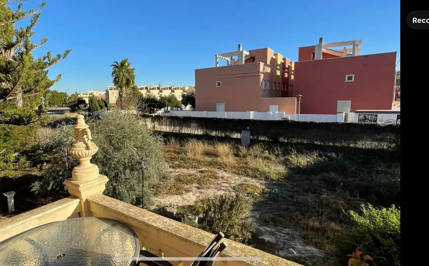 Vista exterior de Casa o xalet en venda en Orihuela amb Aire condicionat, Jardí privat i Moblat