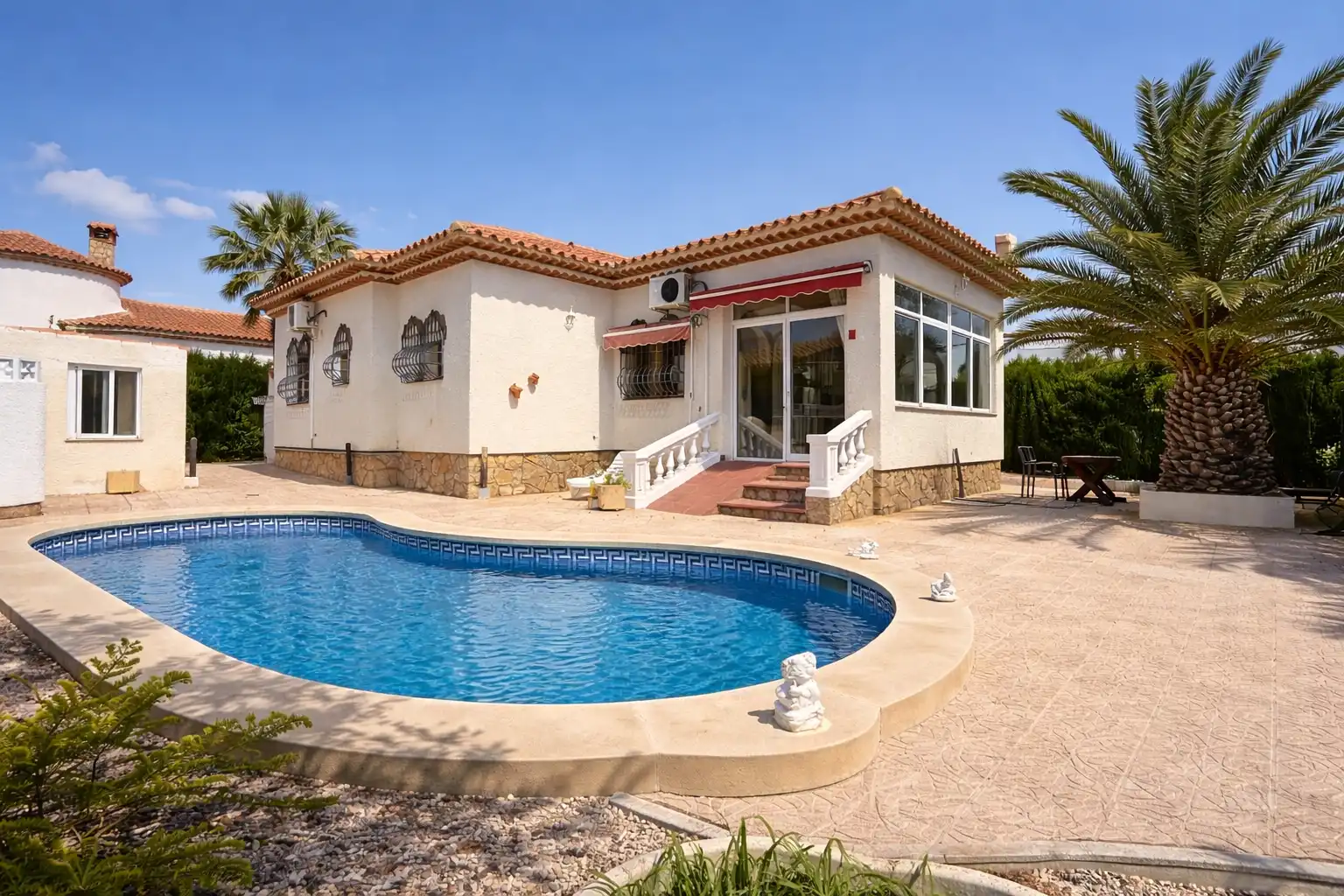 Piscina de Casa o chalet en venta en Mont-roig del Camp con Aire acondicionado, Calefacción y Jardín privado