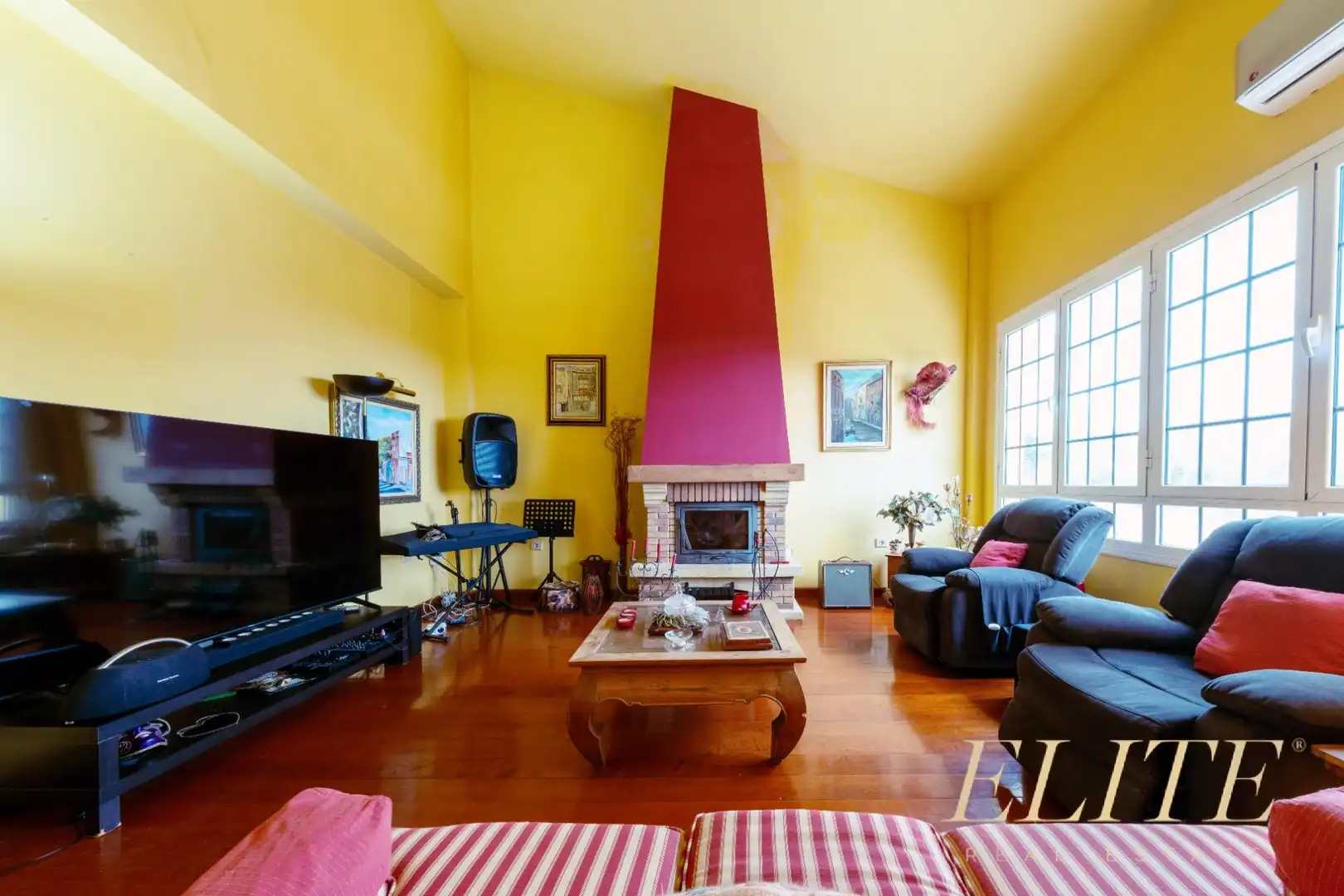 Sala d'estar de Casa o xalet en venda en Santa Brígida amb Aire condicionat, Jardí privat i Terrassa