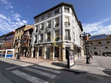 Wohnung mit Balkon zum Verkauf in Calle Gran Vía de Agustín Argüelles