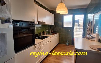 Cuina de Pis en venda en L'Escala amb Calefacció, Terrassa i Moblat