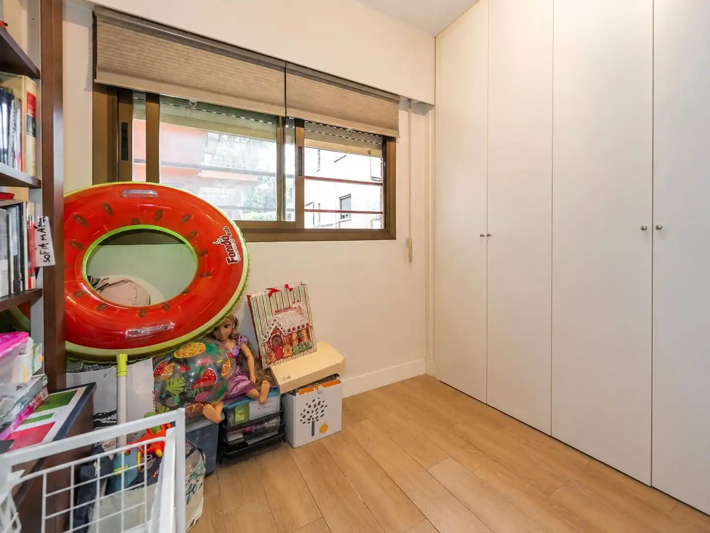 Maisonette zum Verkauf in La Moraleja mit Klimaanlage, Heizung und Privatgarten