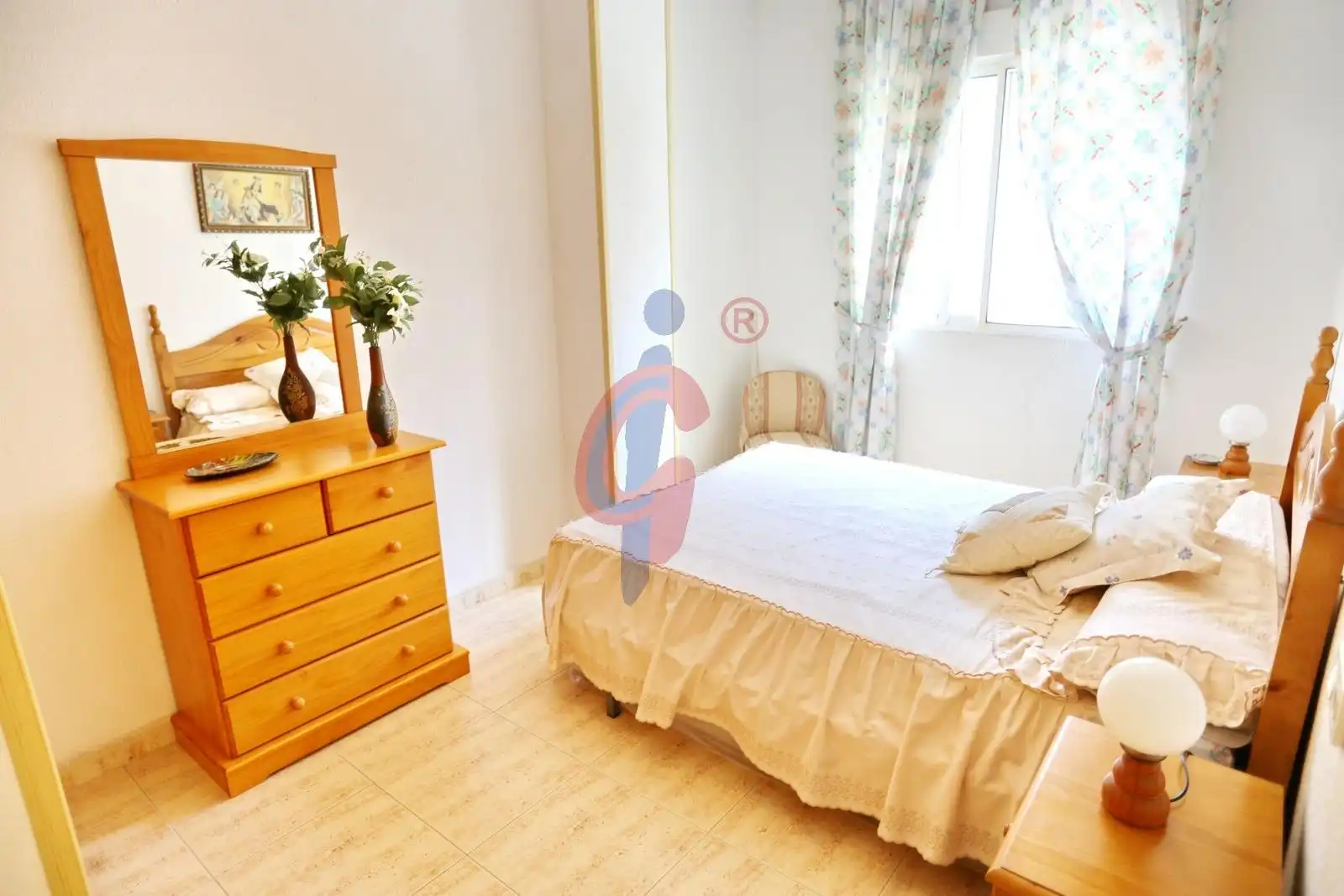 Habitación de Apartamento en venta en Guardamar del Segura con Aire acondicionado, Terraza y Amueblado