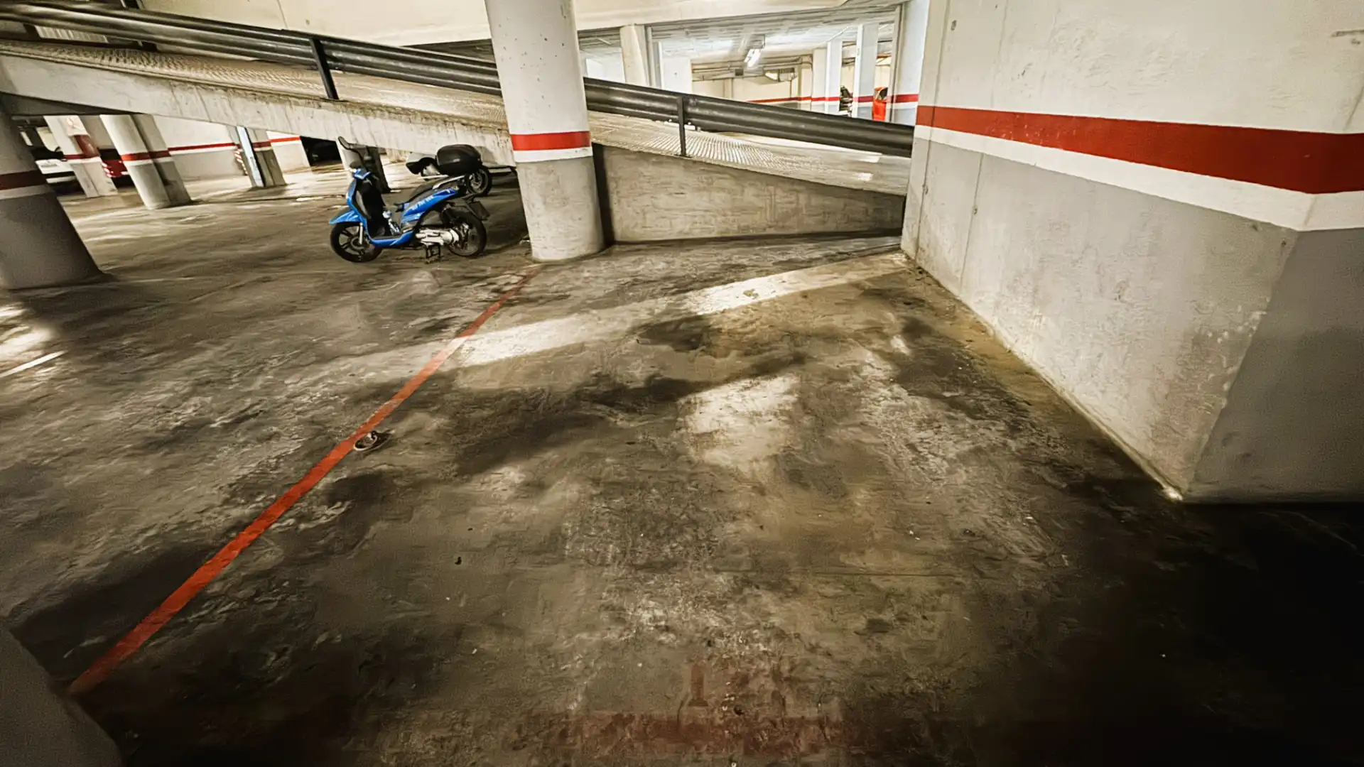 Parkplatz von Wohnung zum Verkauf in Cambrils mit Klimaanlage, Privatgarten und Gemeinschaftspool