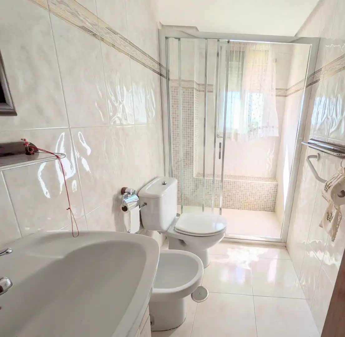 Baño de Piso en venta en Madrid con Aire acondicionado, Calefacción y Terraza