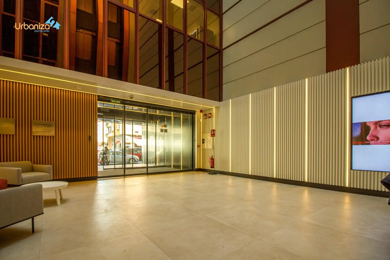 Office space with lift to rent in Avenida del Doctor Juan Pereda Pila, imagen 2