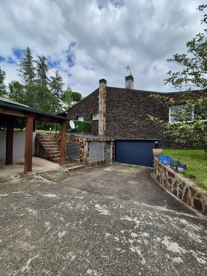 Vista exterior de Casa o chalet en venta en Las Rozas de Madrid