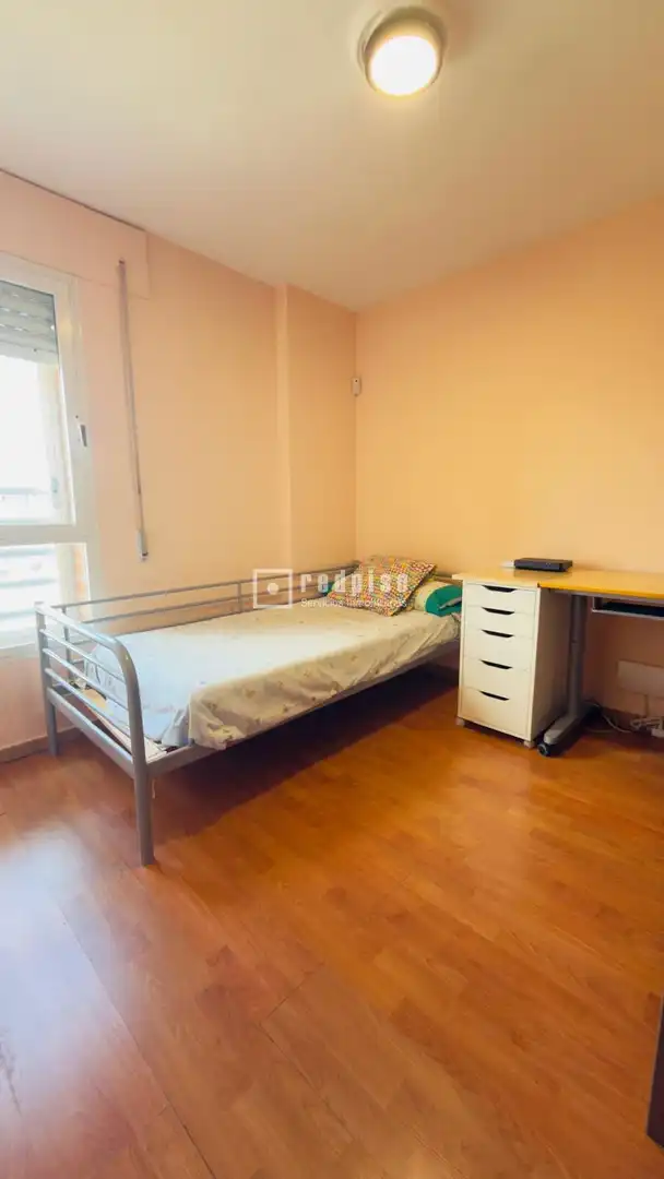Flat for sale in de Felipe de Diego, Palomeras Bajas