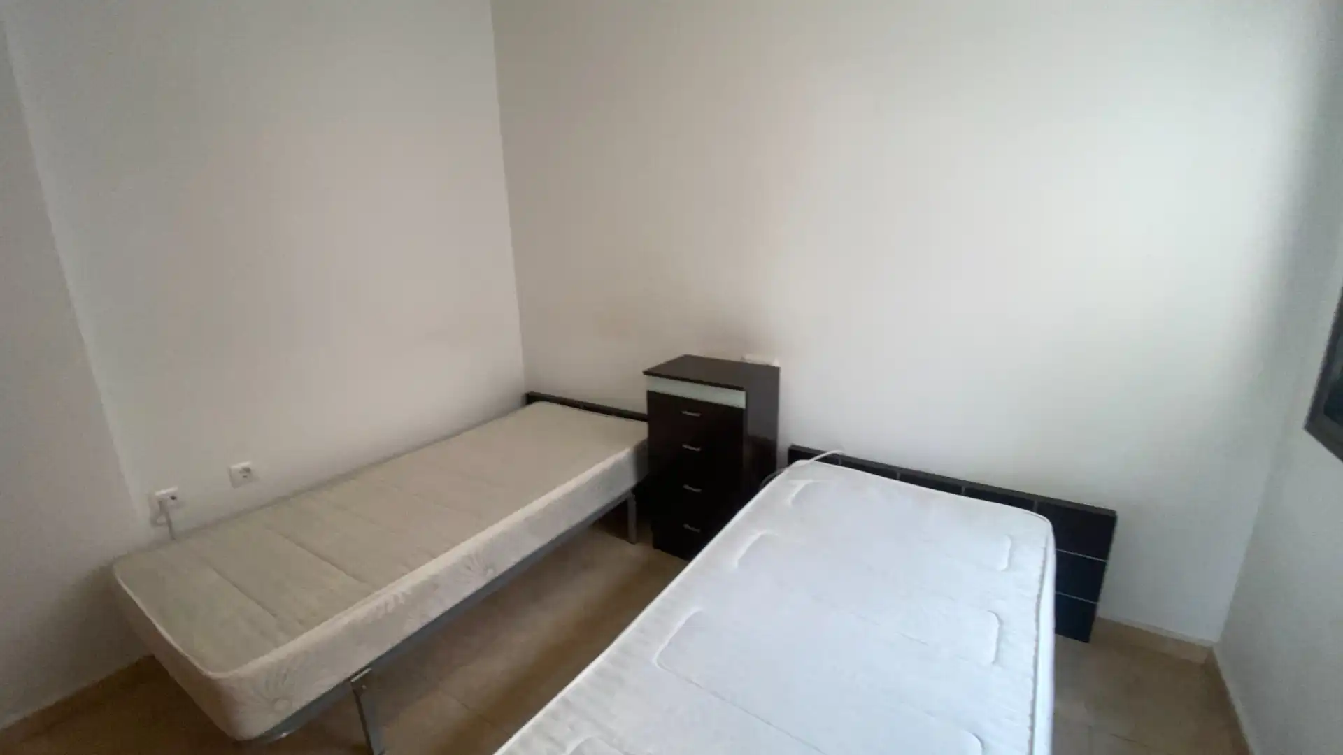 Habitación de Dúplex de alquiler en Pilar de la Horadada con Terraza, Horno y Balcón