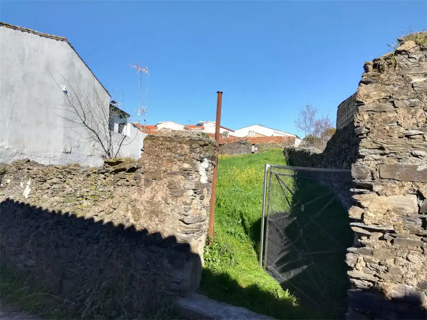 Planta baixa en venda en Arroyomolinos de León amb Jardí privat