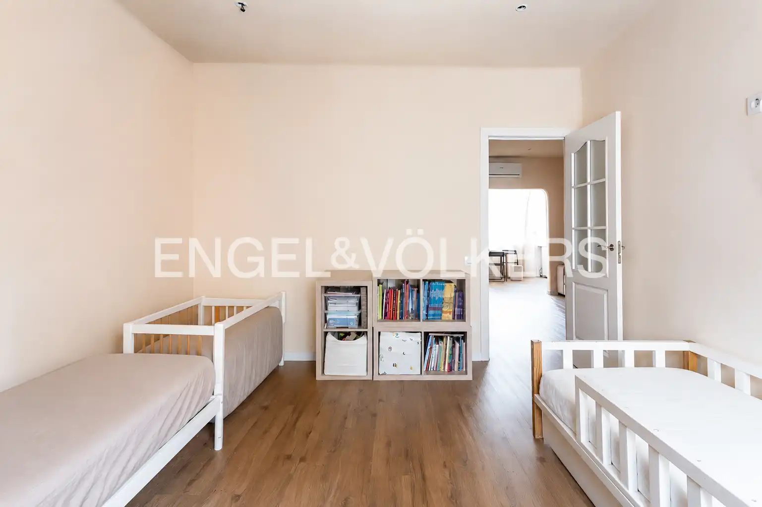 Sala de estar de Piso en venta en Badalona con Aire acondicionado, Calefacción y Parquet