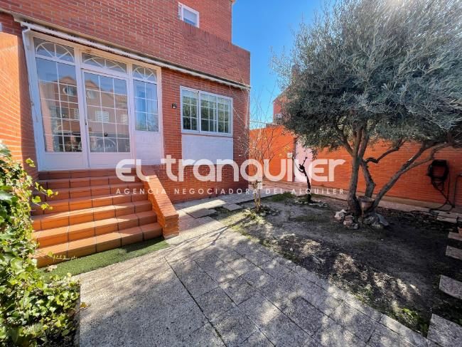 Exterior view of Flat to rent in Coslada  with Storage room and Washing machine