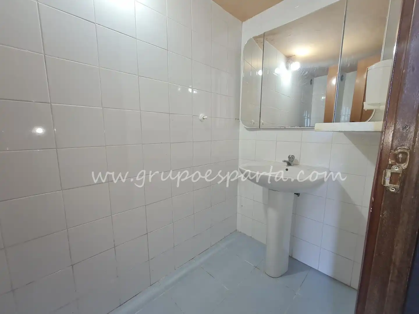 Baño de Nave industrial en venta en Santiponce