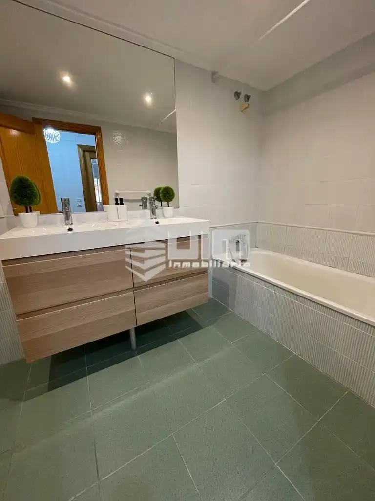 Piso con ascensor en venta en CALLE CANOVAS DEL CASTILLO, imagen 9