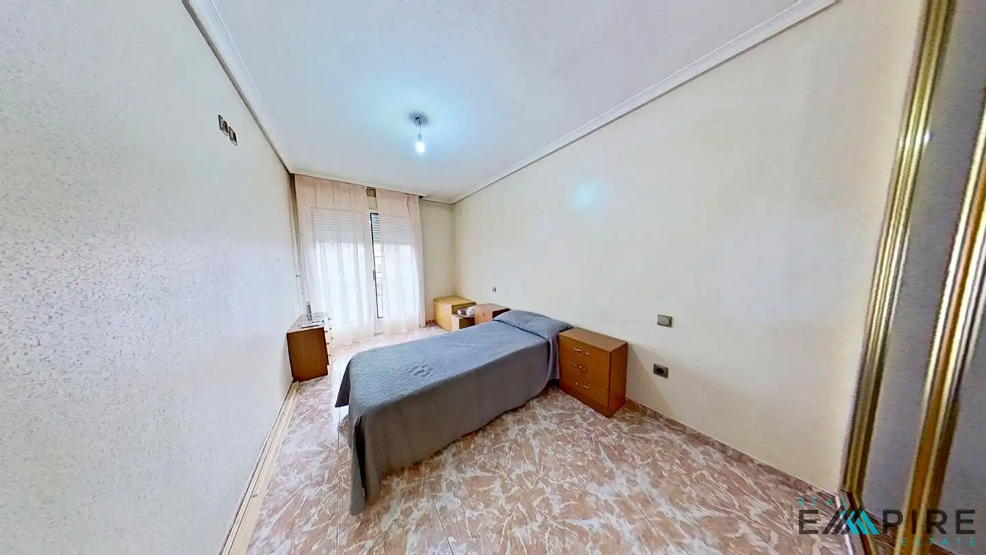 Habitación de Casa o chalet en venta en Parla con Calefacción, Terraza y Amueblado