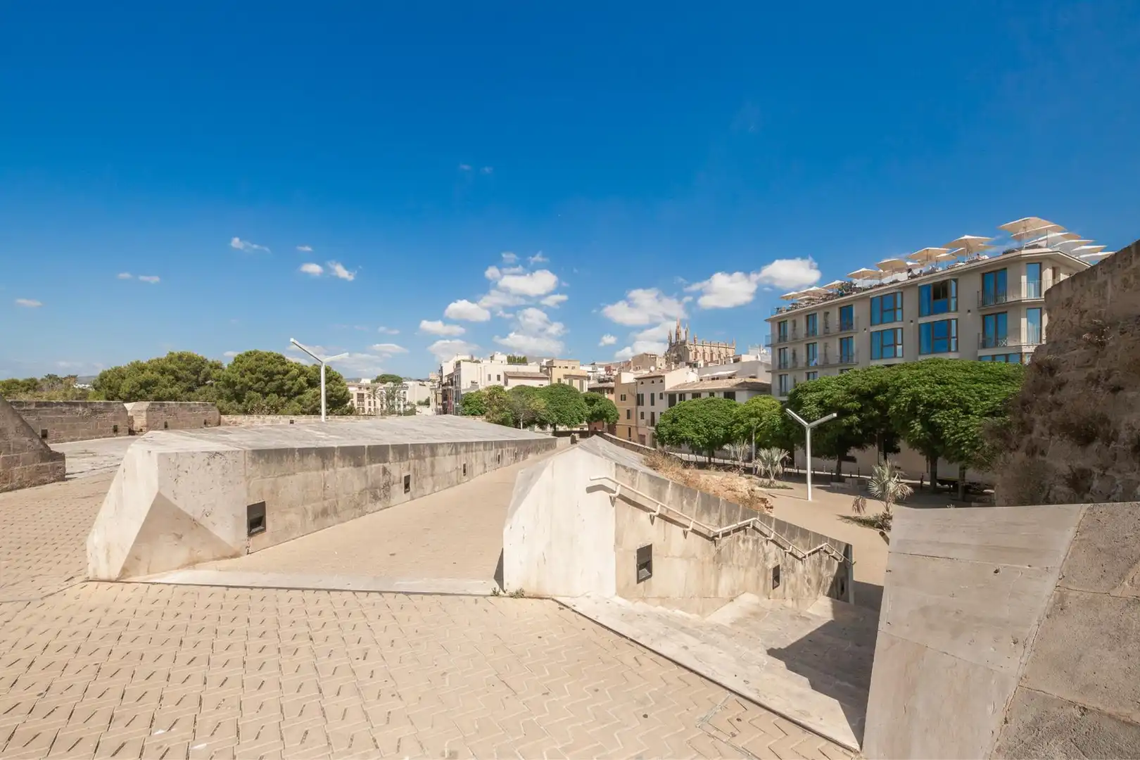 Außenansicht von Wohnungen zur Miete in  Palma de Mallorca mit Klimaanlage, Heizung und Parkett