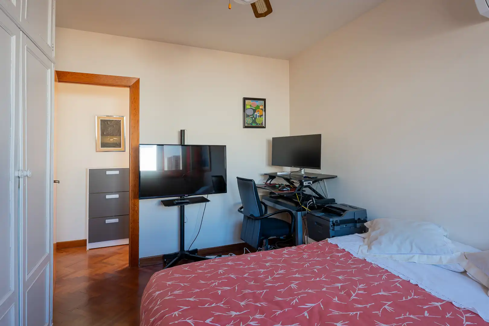 Dormitori de Casa o xalet en venda en Majadahonda amb Calefacció, Jardí privat i Parquet