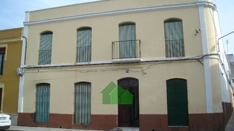 C63 VENTA DE CASA SEÑORIAL DE ESQUINA PARA REFORMAR. AMPLIA SUPERFICIE DE SOLAR. MONTIJO