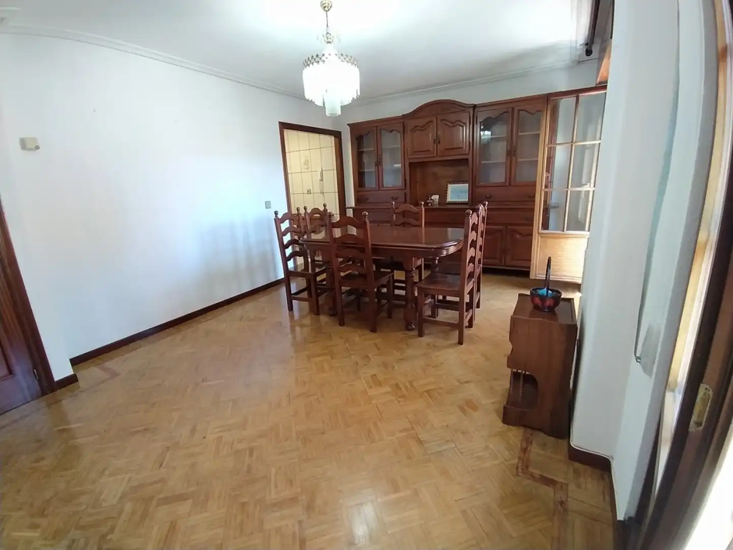 Menjador de Pis en venda en Avilés amb Calefacció, Parquet i Terrassa