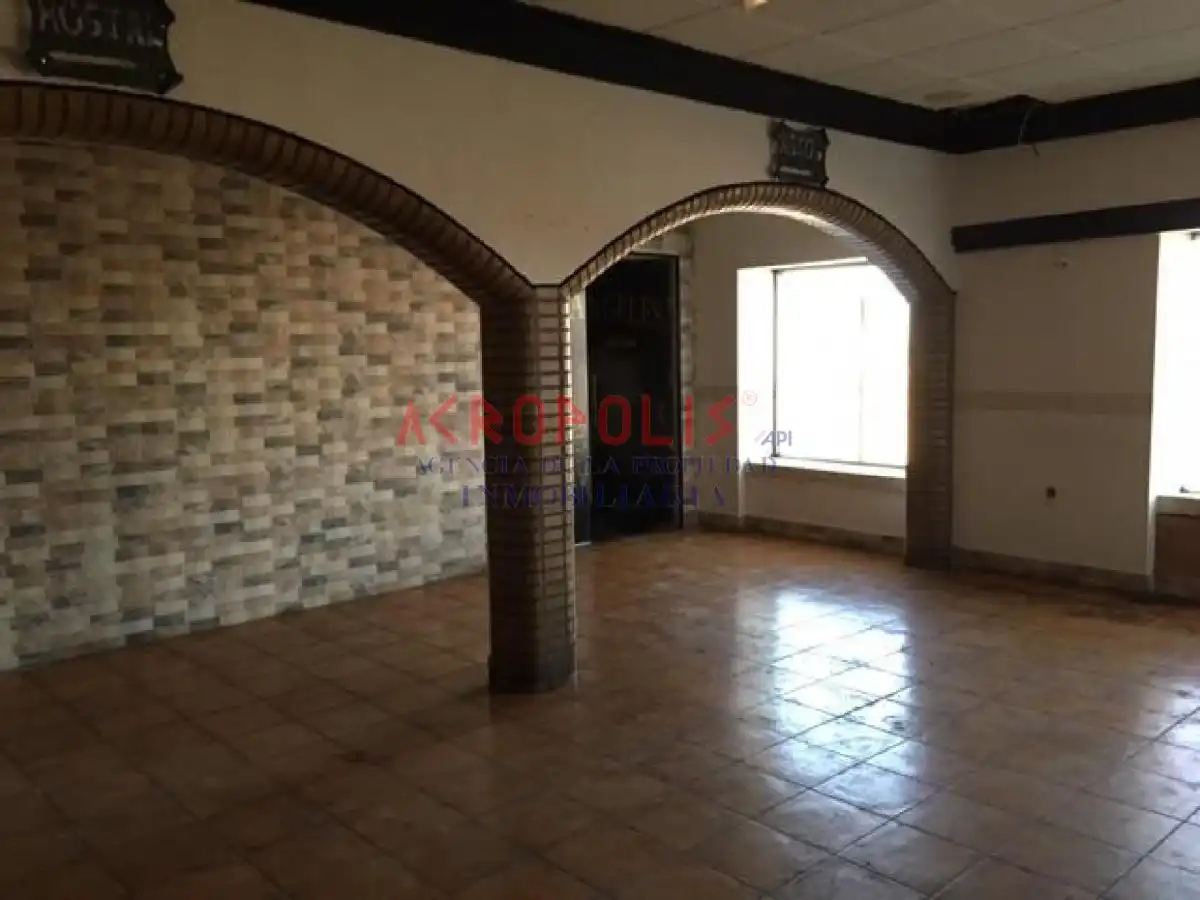 Buildings for sale in Roperuelos del Páramo, León