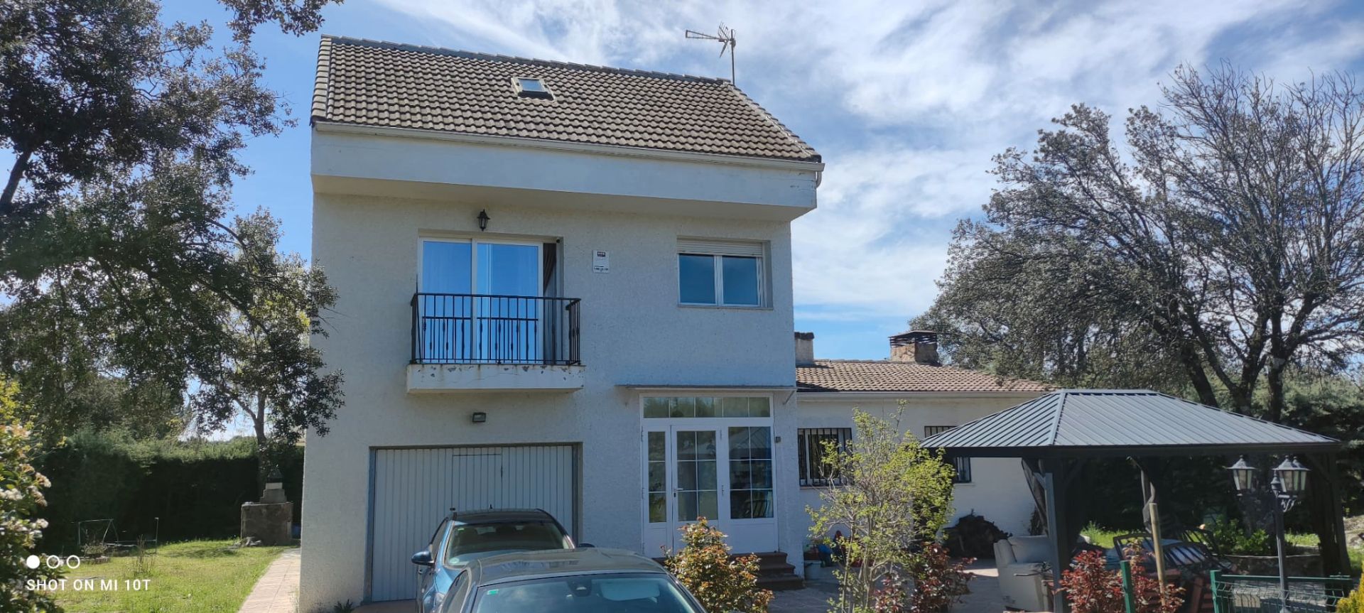 Vista exterior de Casa o xalet en venda en Valdemorillo amb Aire condicionat, Jardí privat i Balcó