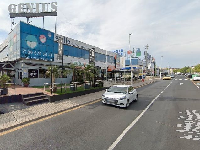 Vista exterior de Oficina de lloguer en Torrevieja amb Aire condicionat i Calefacció