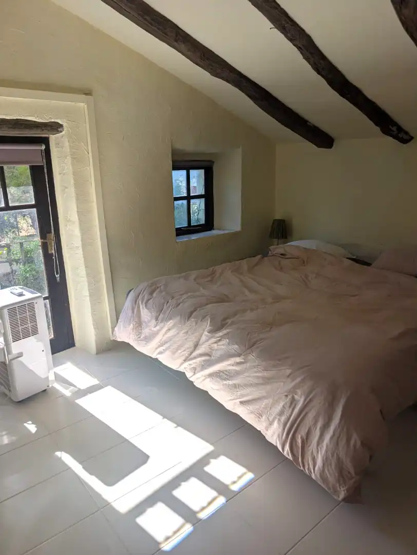 Schlafzimmer von Country house zum Verkauf in El Perelló mit Heizung und Balkon