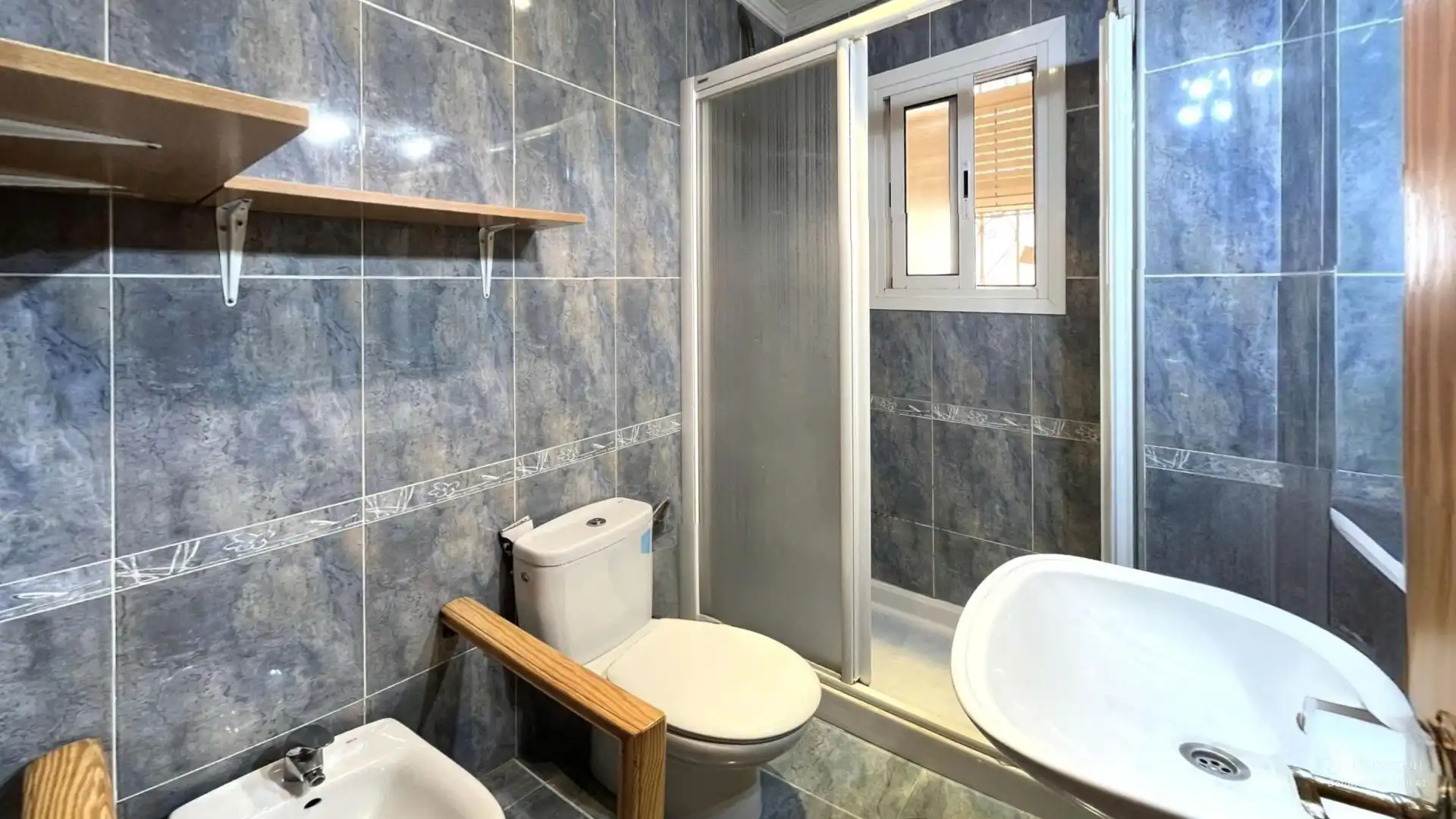 Baño de Piso en venta en Mutxamel con Amueblado, Horno y Lavadora