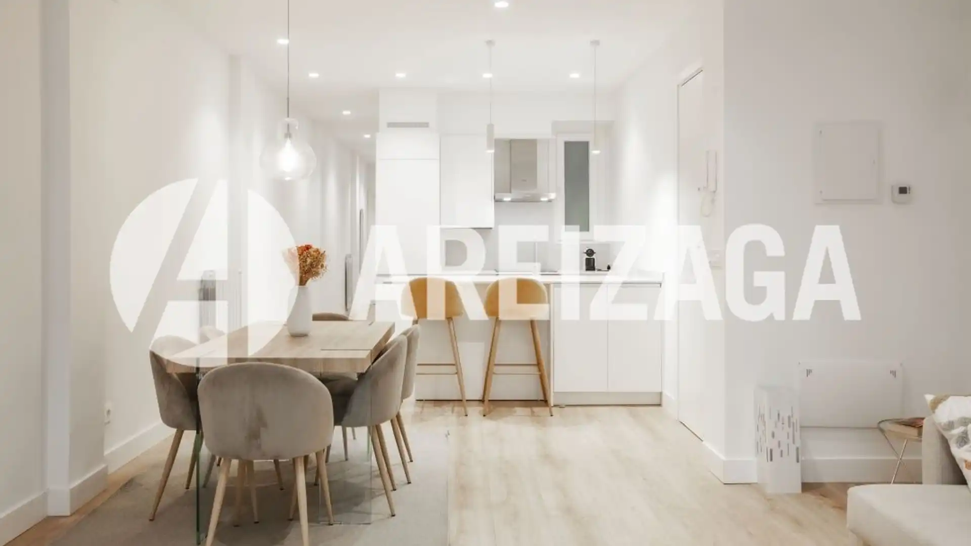 Cocina de Piso en venta en Donostia - San Sebastián  con Calefacción y Balcón