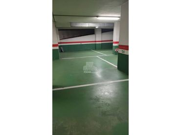 Parcheggio con ascensore in affitto a Avenida Rosalía de Castro